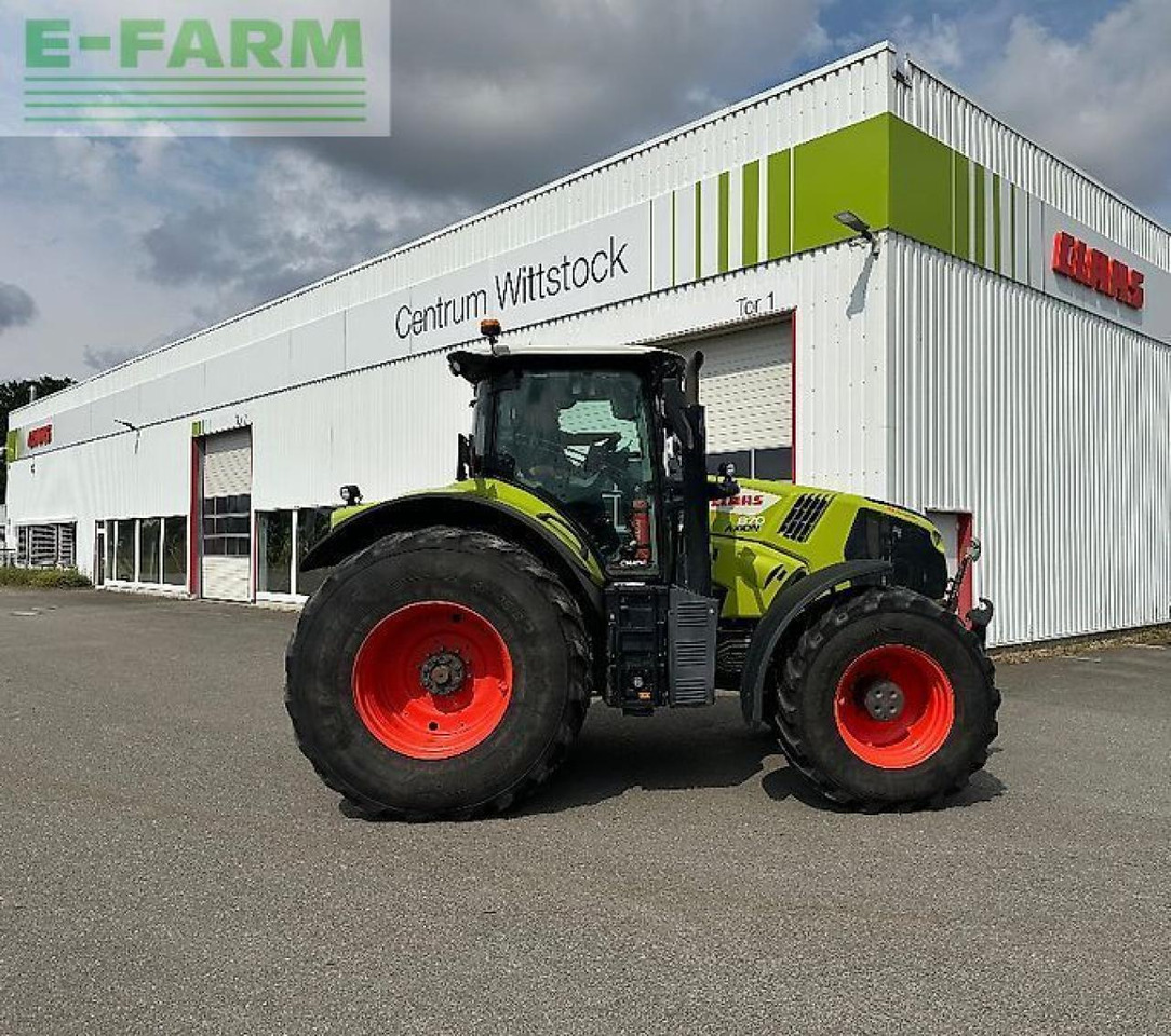 Farm tractor CLAAS axion 870