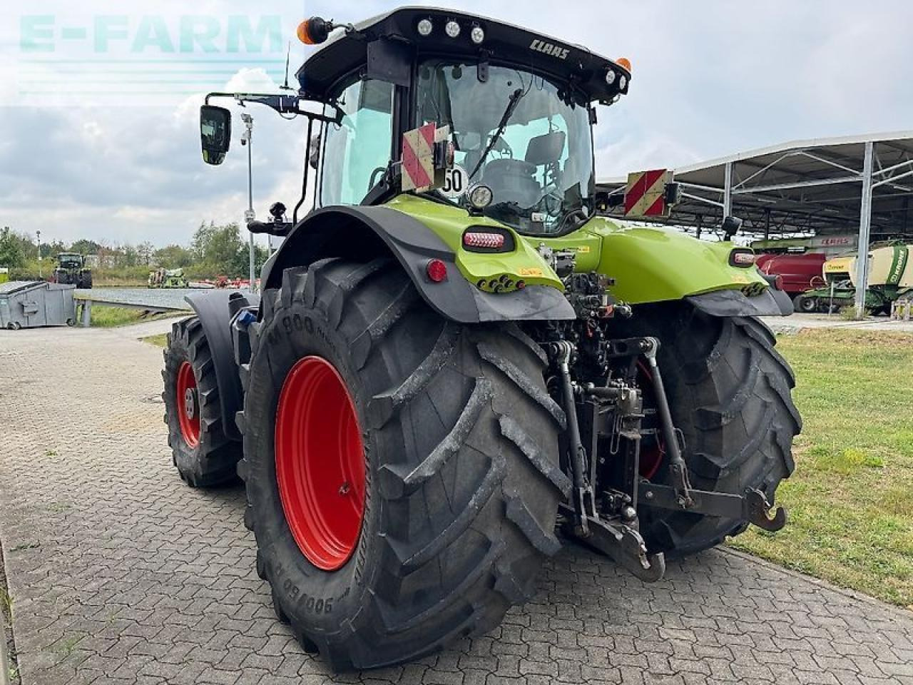 Farm tractor CLAAS axion 870