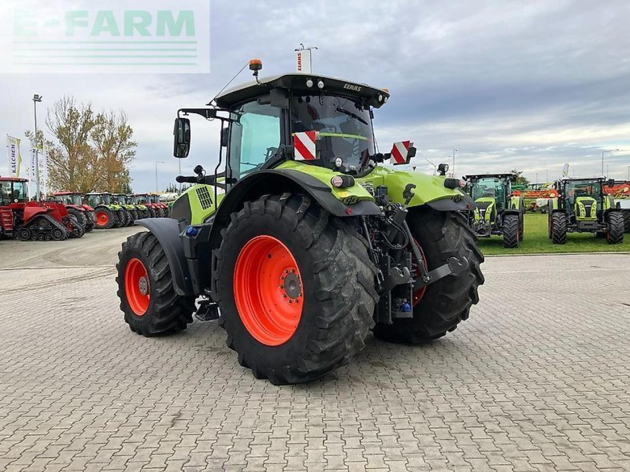 Farm tractor CLAAS axion 870
