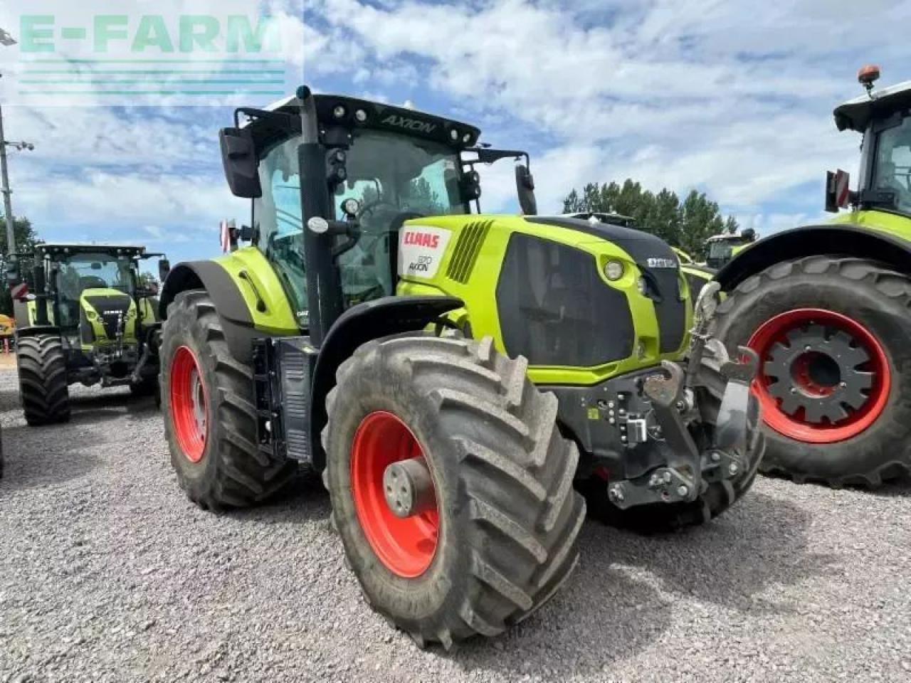 Farm tractor CLAAS axion 870