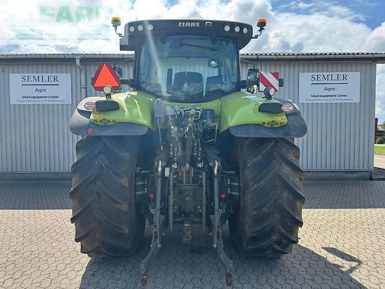 Farm tractor CLAAS axion 870