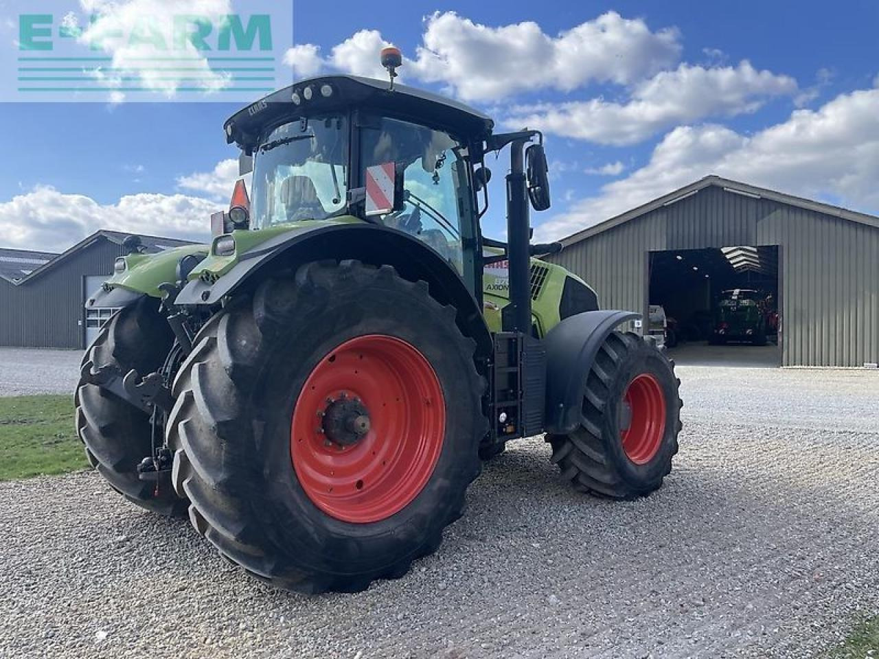 Farm tractor CLAAS axion 870