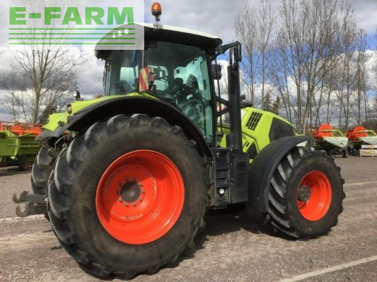 Farm tractor CLAAS axion 870 c-matic
