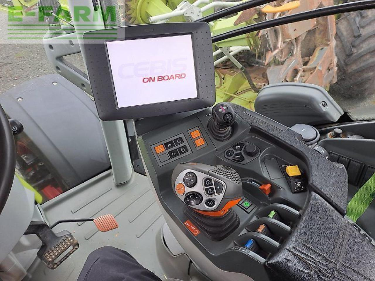 Farm tractor CLAAS axion 870 c-matic CMATIC