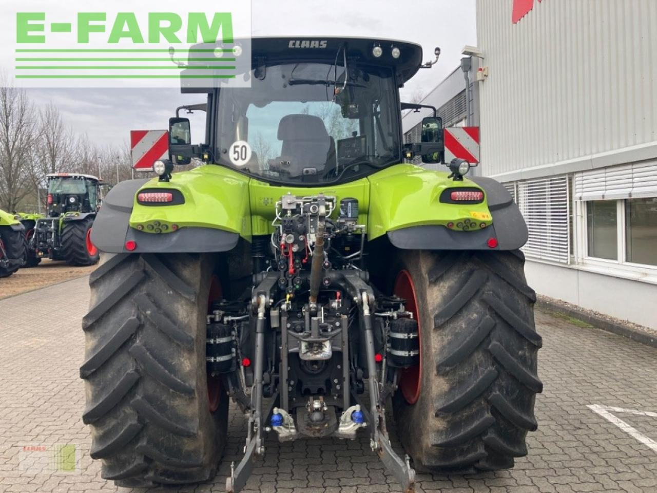 Farm tractor CLAAS axion 870 cmatic