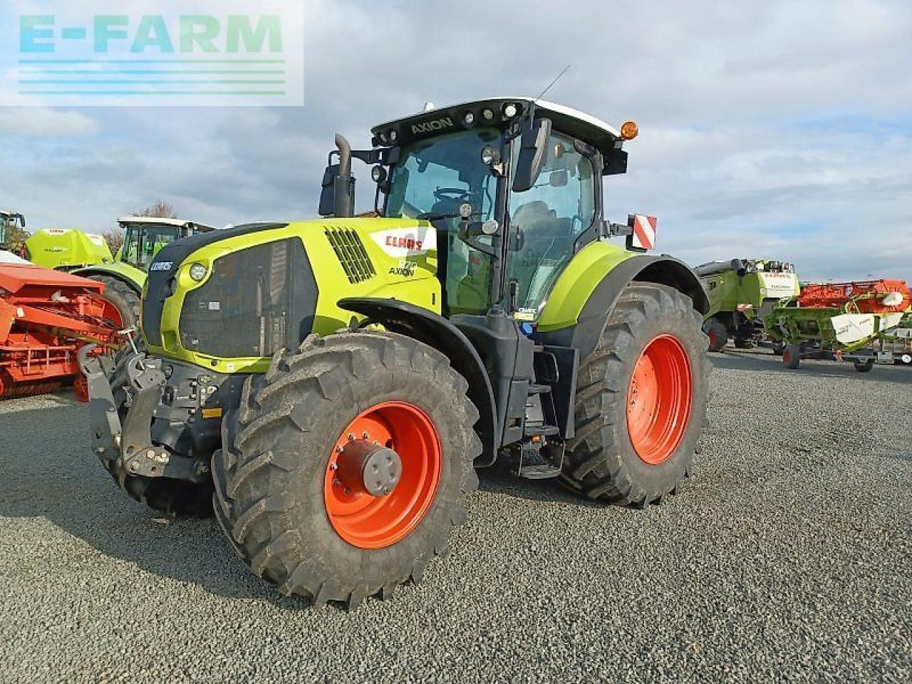 Farm tractor CLAAS axion 870 cmatic