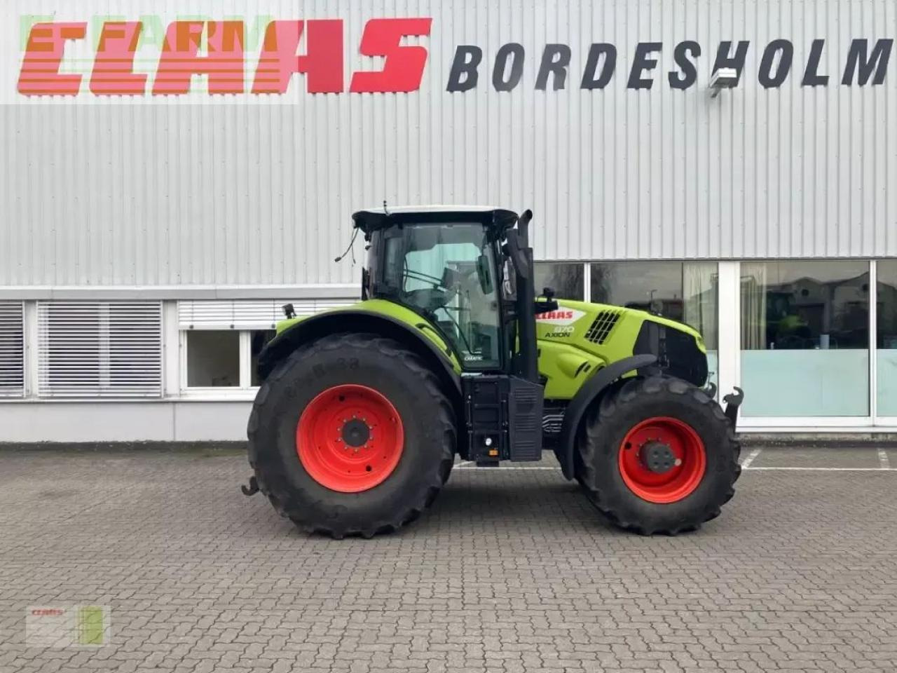 Farm tractor CLAAS axion 870 cmatic
