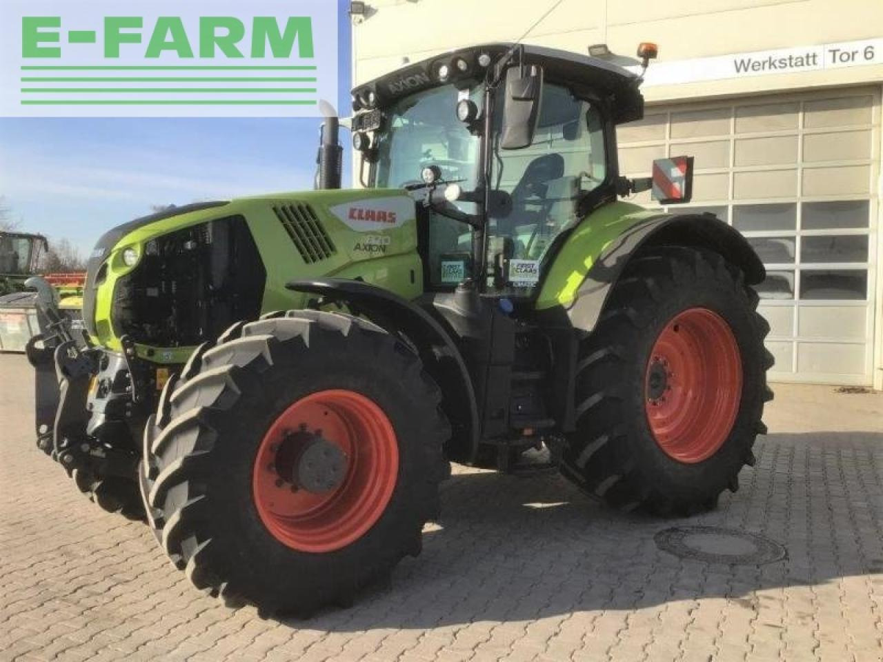 Farm tractor CLAAS axion 870 cmatic