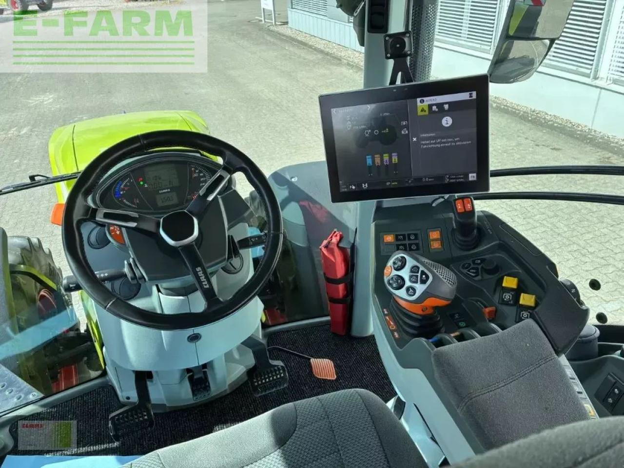 Farm tractor CLAAS axion 870 cmatic