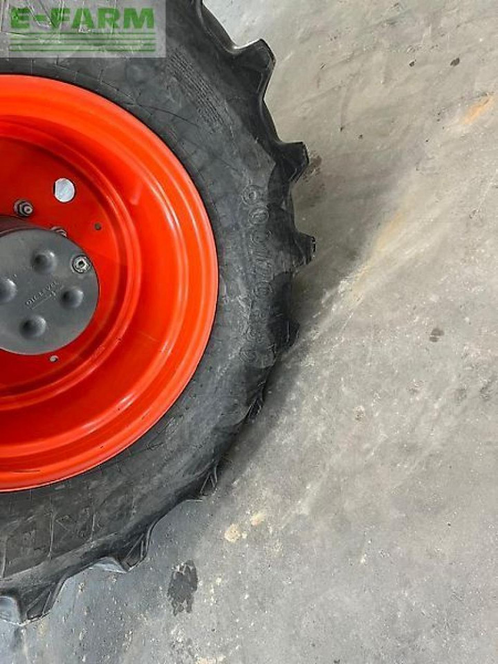 Farm tractor CLAAS axion 870 cmatic ceb CMATIC