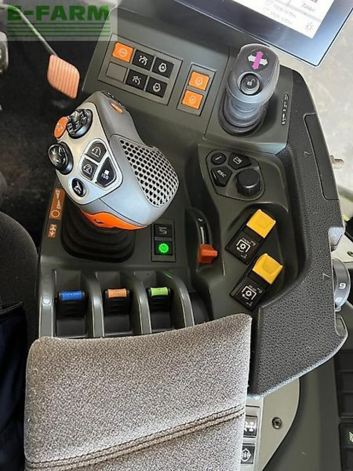 Farm tractor CLAAS axion 870 cmatic ceb CMATIC