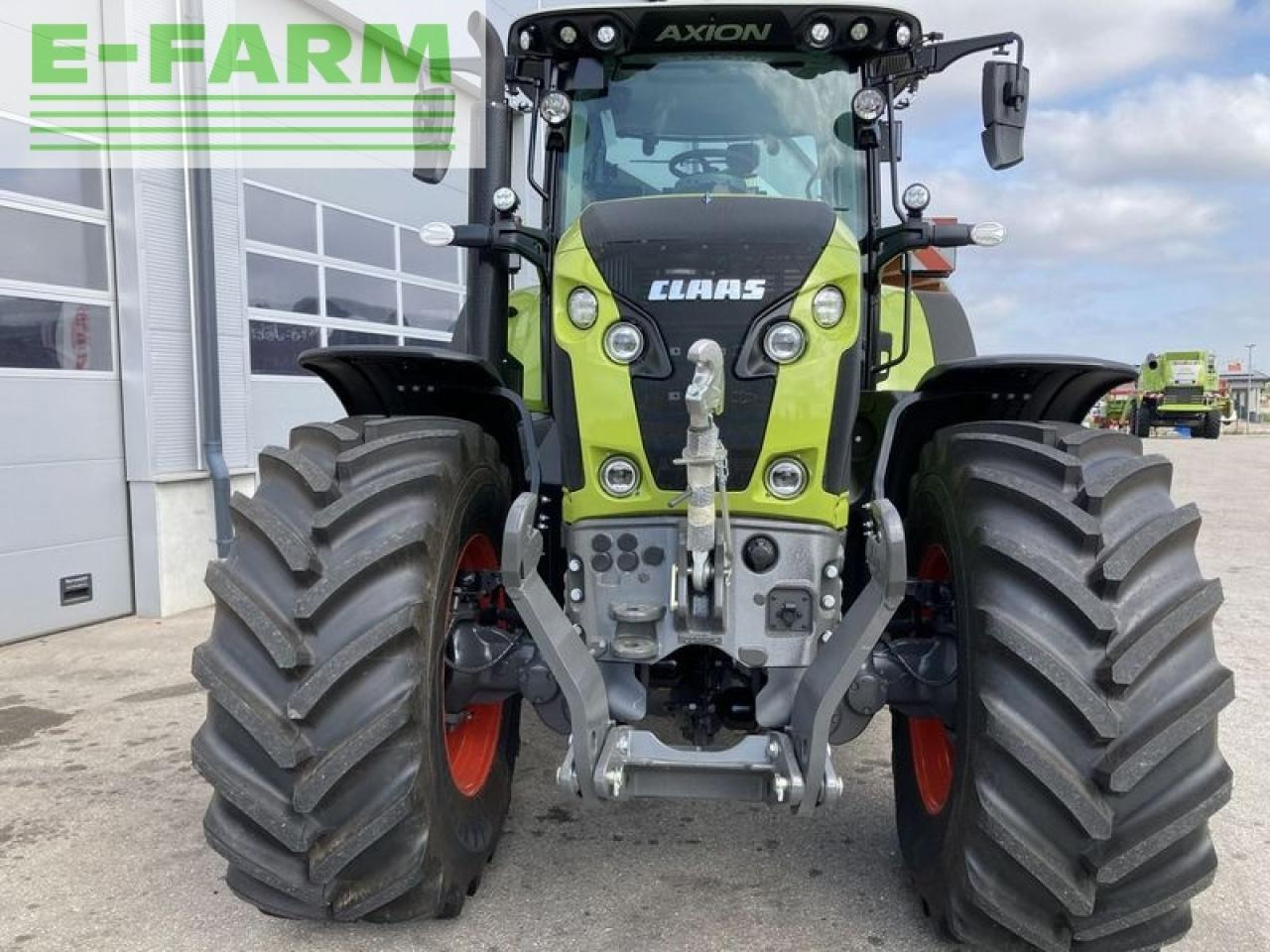 Farm tractor CLAAS axion 870 cmatic cebis