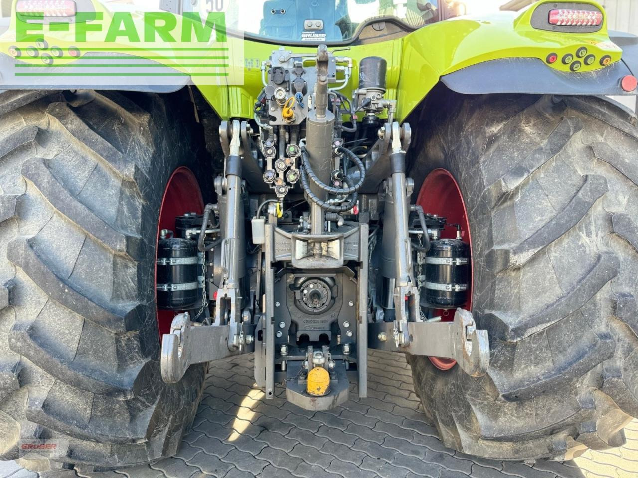 Farm tractor CLAAS axion 870 cmatic cis+