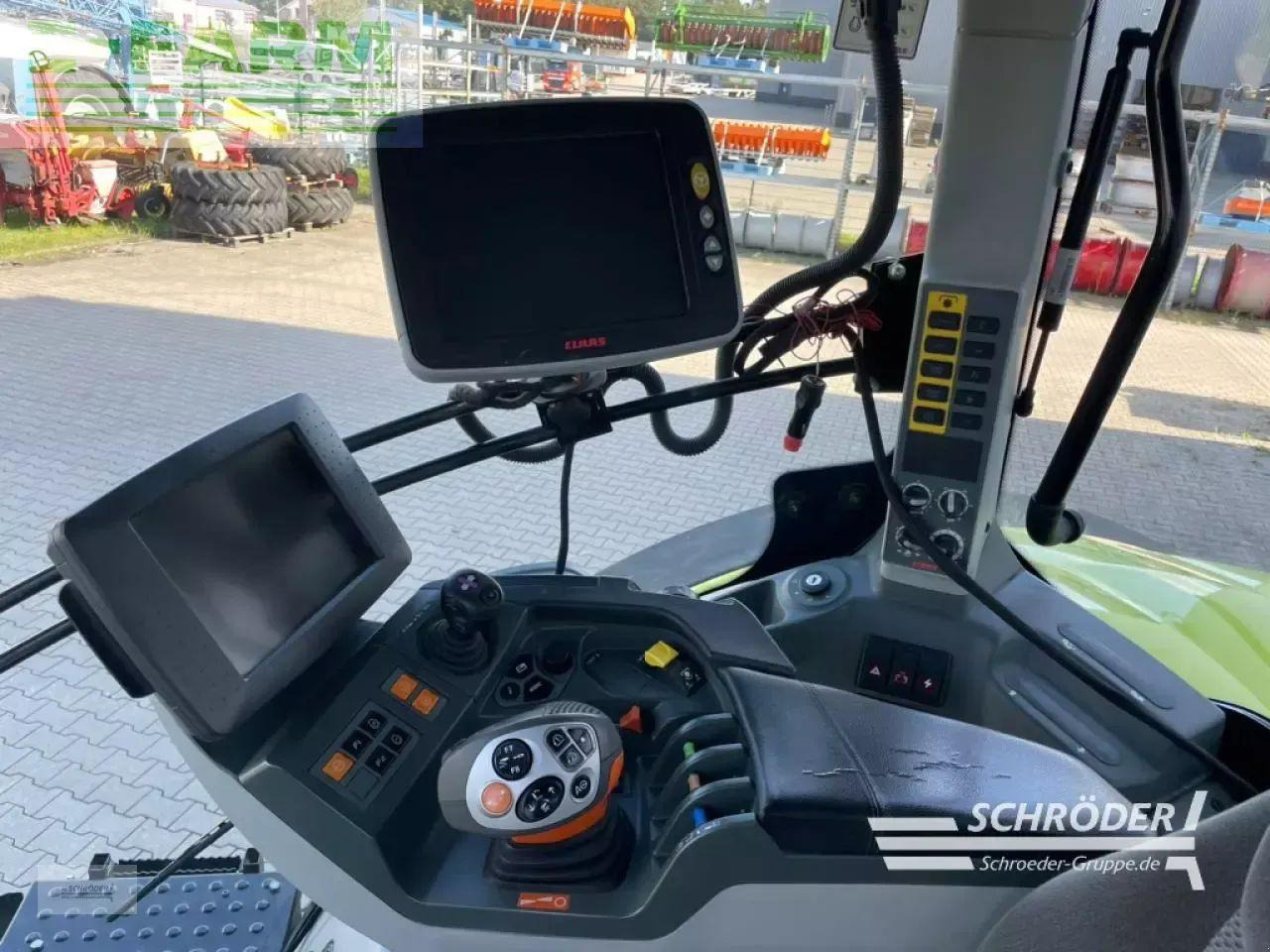 Farm tractor CLAAS axion 870 cmatic rtk CMATIC