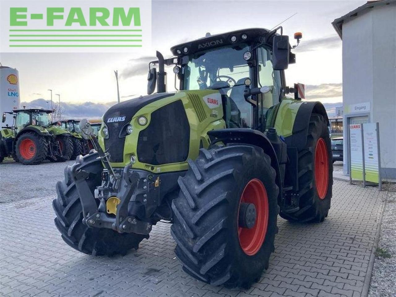 Farm tractor CLAAS axion 870 cmatic-stage v cebis