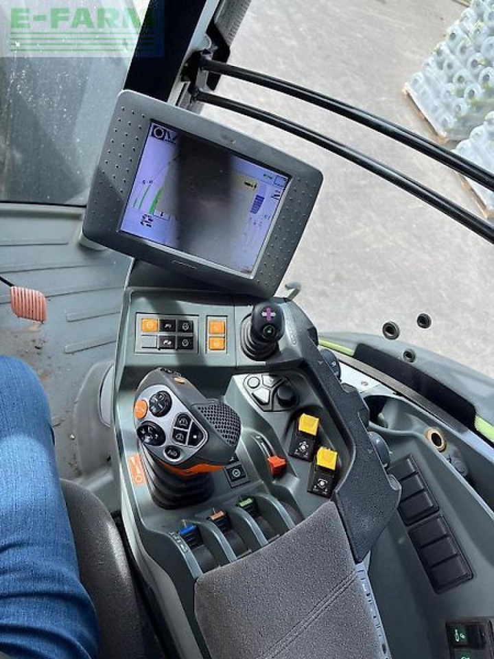 Farm tractor CLAAS axion 870 cmatic t4f CMATIC