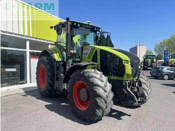Farm tractor CLAAS axion 920