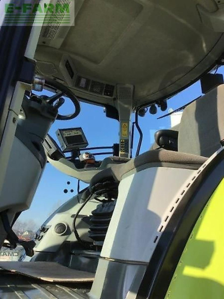 Farm tractor CLAAS axion 920