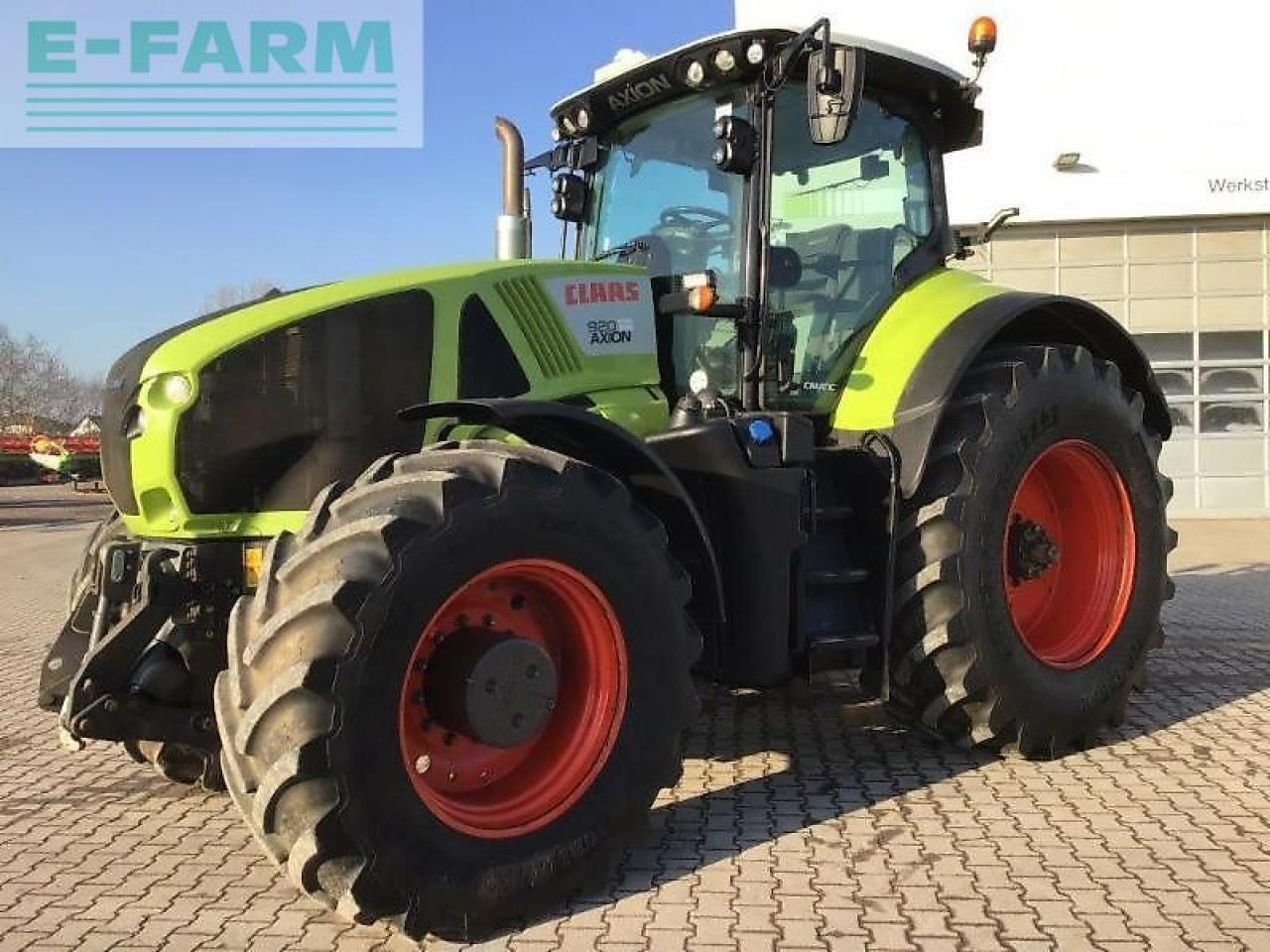 Farm tractor CLAAS axion 920