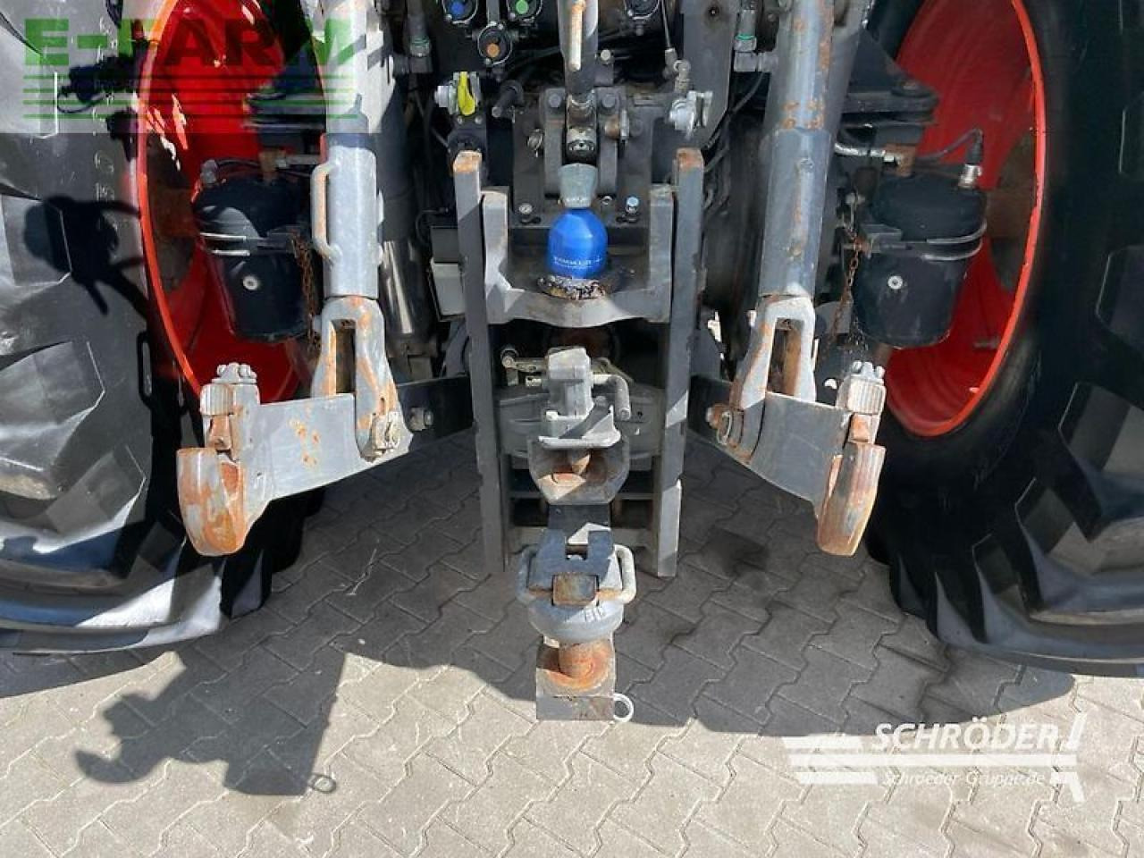 Farm tractor CLAAS axion 920 cmatic