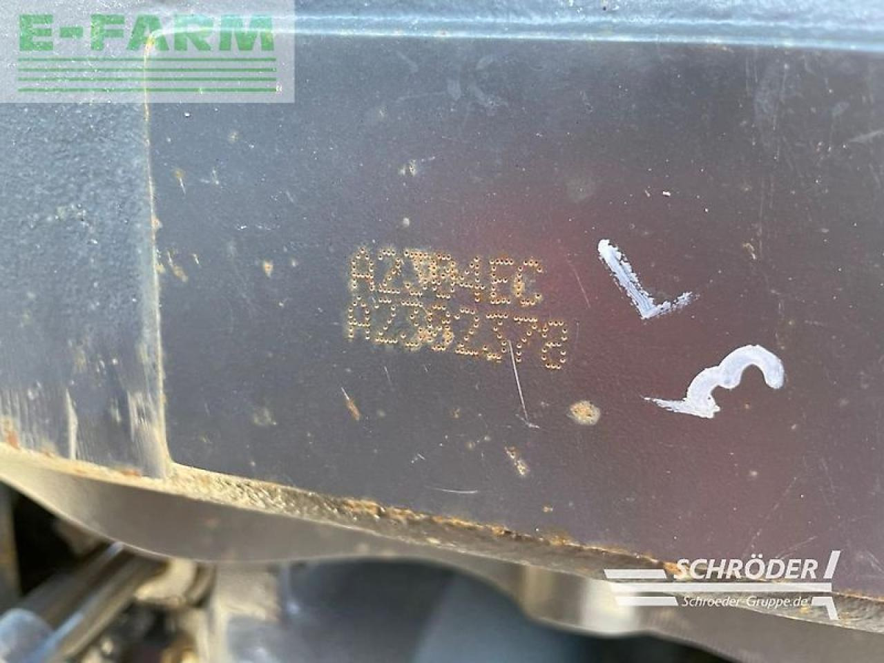 Farm tractor CLAAS axion 920 cmatic