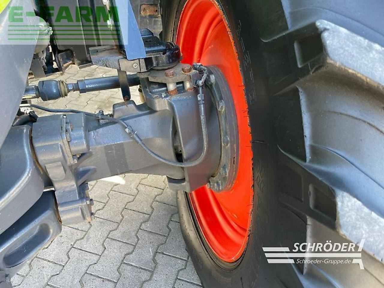 Farm tractor CLAAS axion 920 cmatic