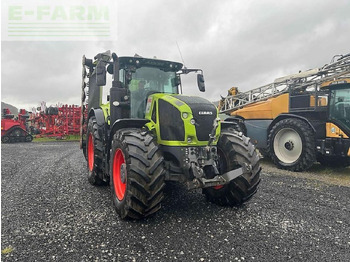 Farm tractor CLAAS axion 930