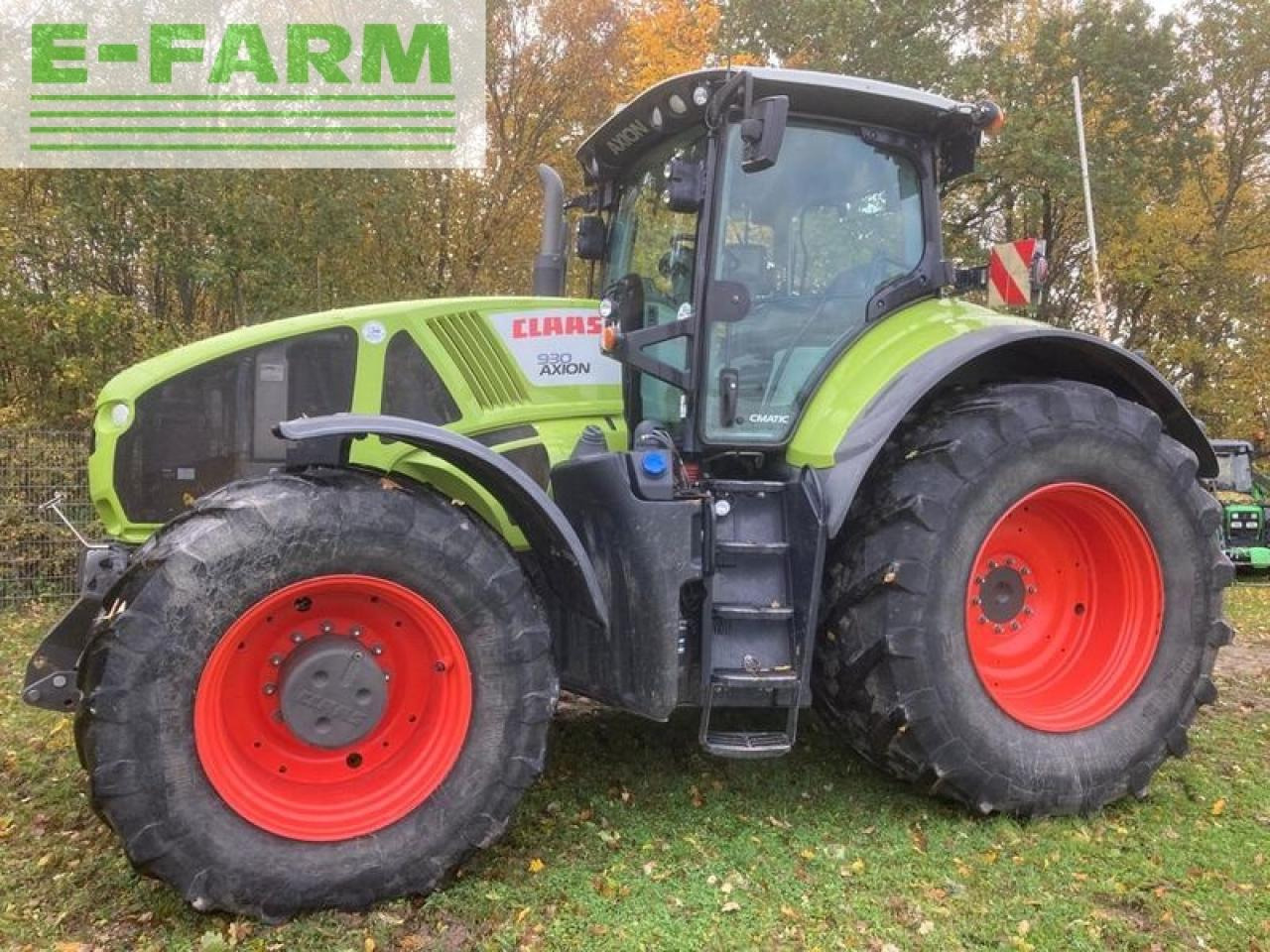 Farm tractor CLAAS axion 930
