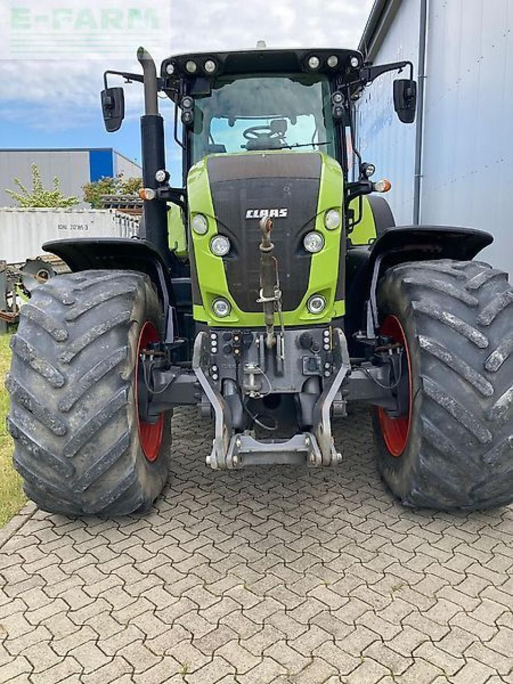Farm tractor CLAAS axion 930