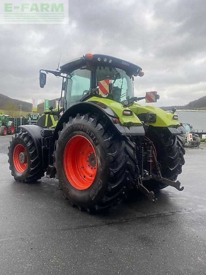 Farm tractor CLAAS axion 930