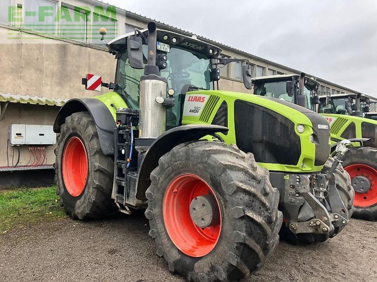 Farm tractor CLAAS axion 930