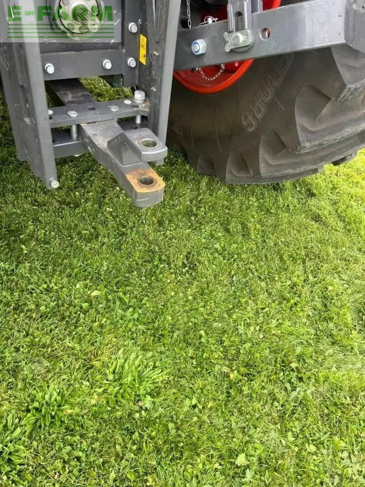 Farm tractor CLAAS axion 930