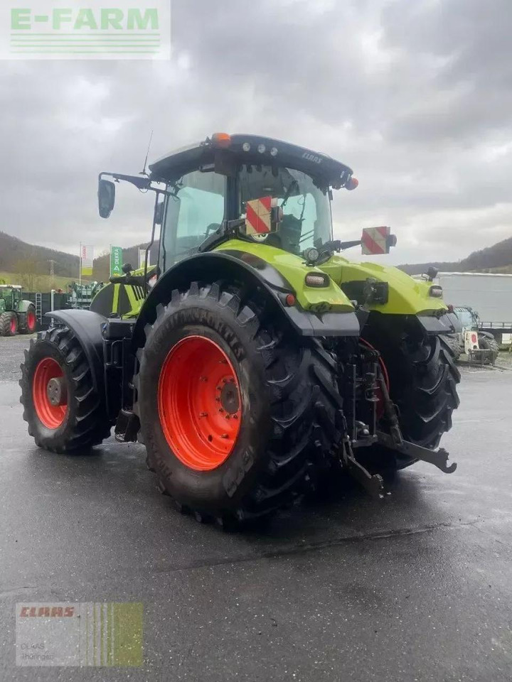 Farm tractor CLAAS axion 930