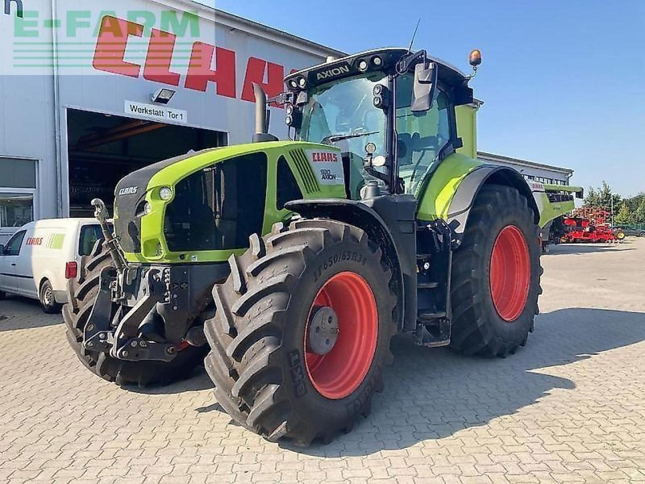 Farm tractor CLAAS axion 930