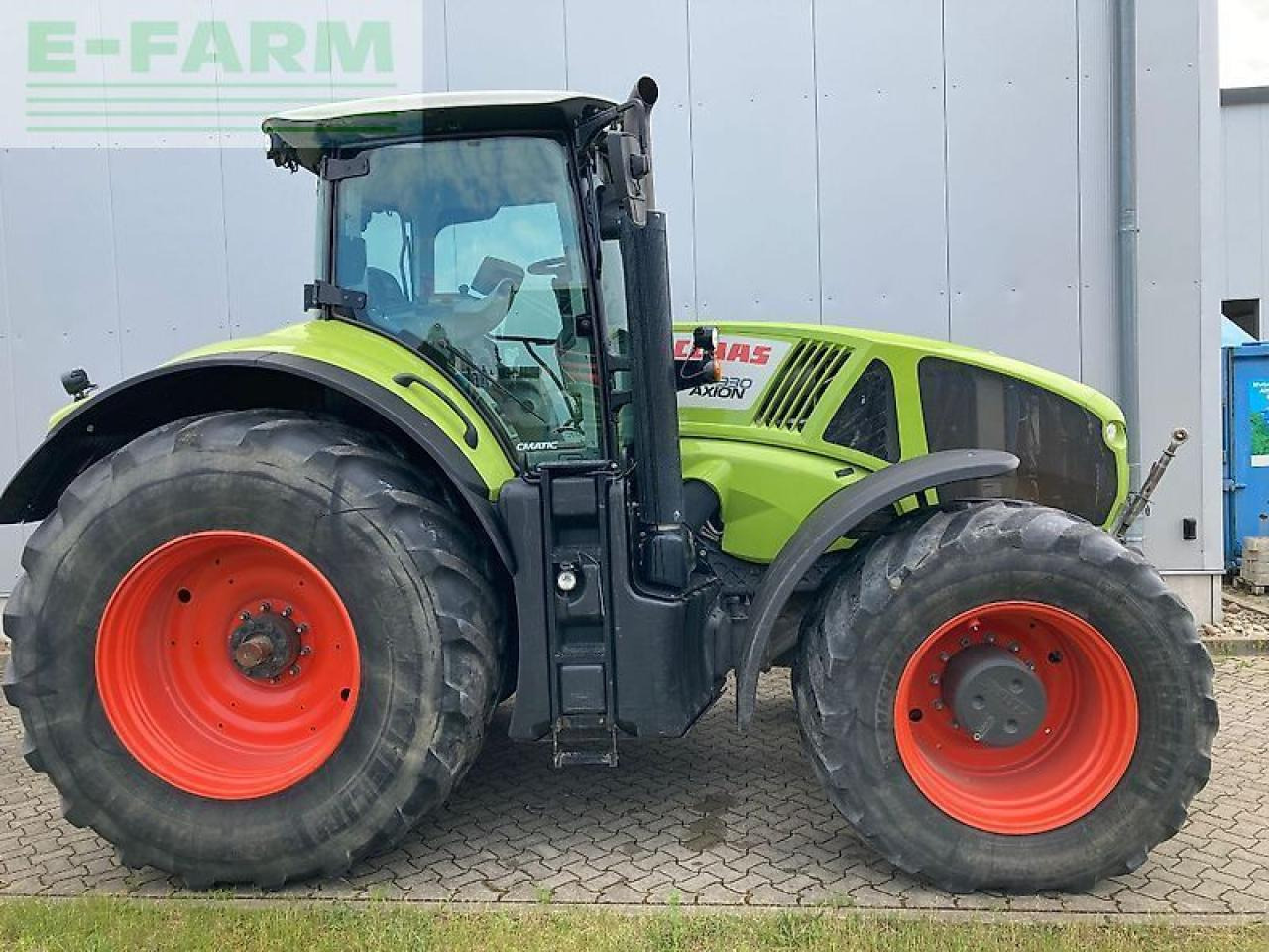 Farm tractor CLAAS axion 930