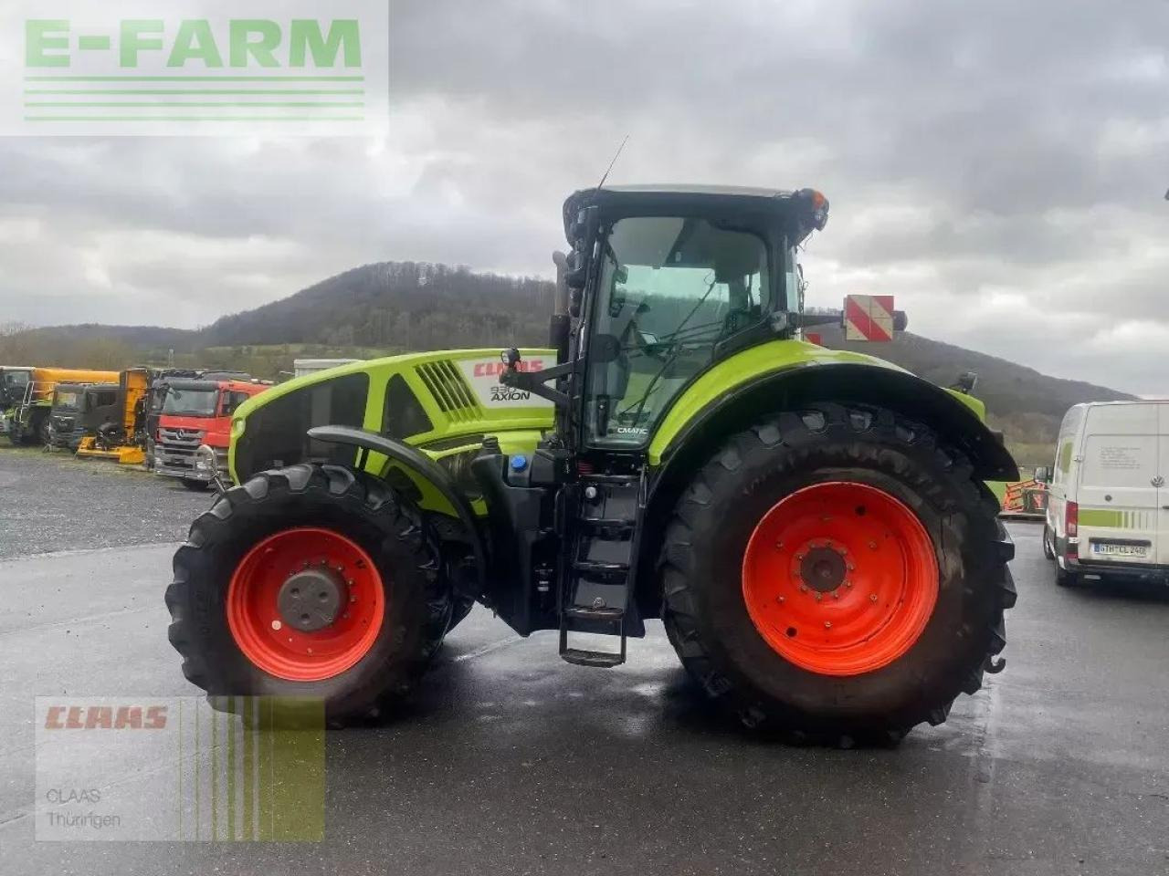 Farm tractor CLAAS axion 930