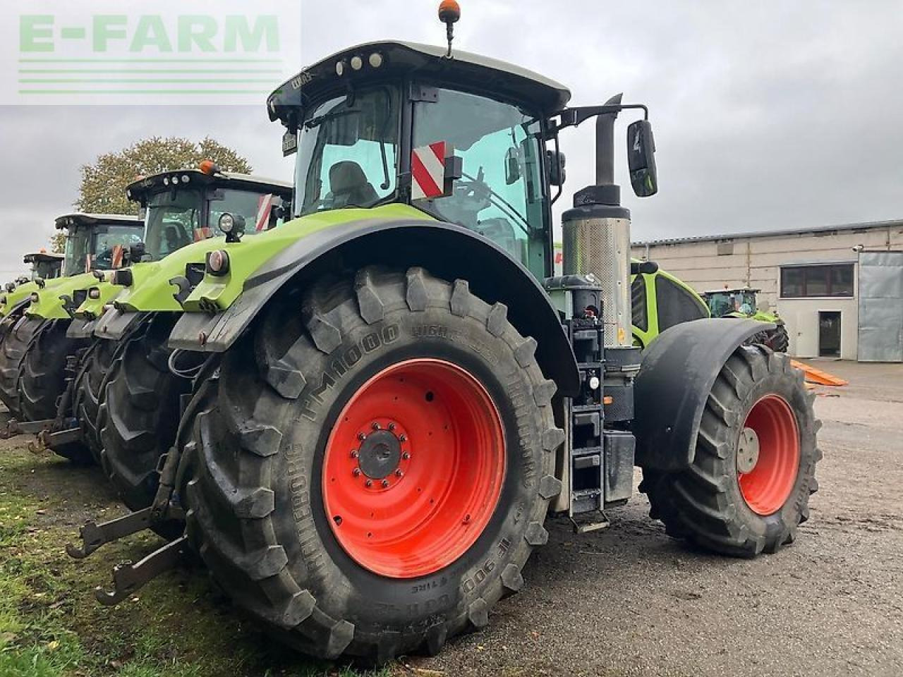 Farm tractor CLAAS axion 930