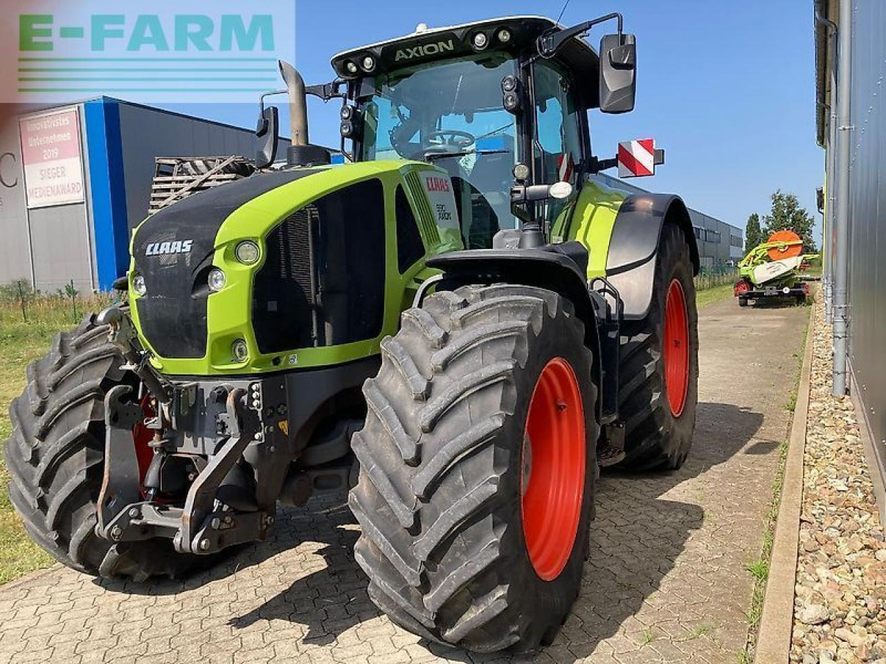 Farm tractor CLAAS axion 930 cmatic