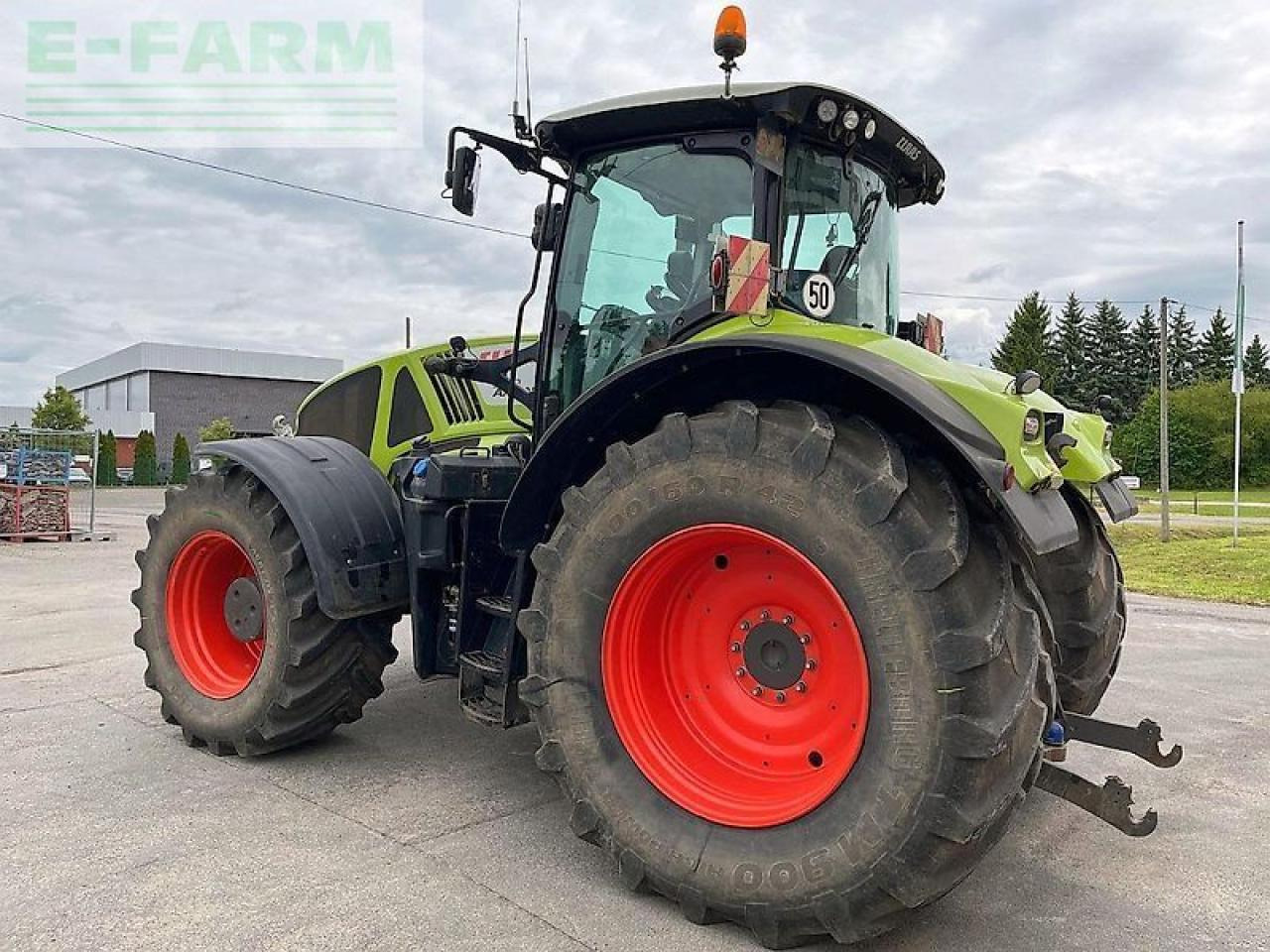 Farm tractor CLAAS axion 930 cmatic