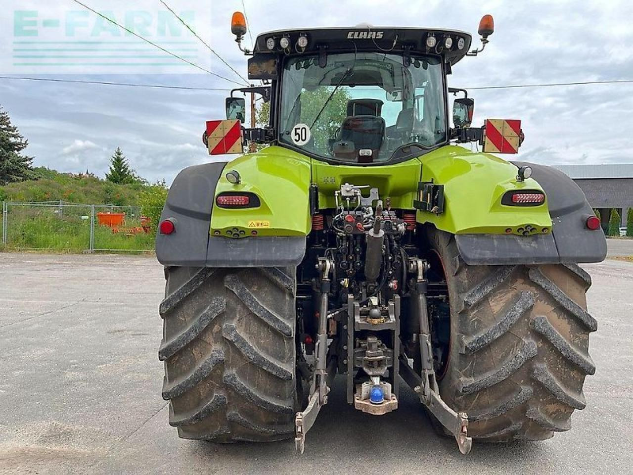 Farm tractor CLAAS axion 930 cmatic