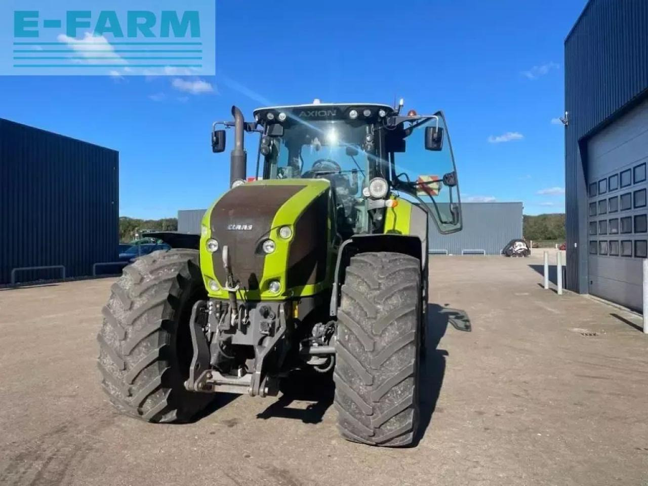 Farm tractor CLAAS axion 930 cmatic