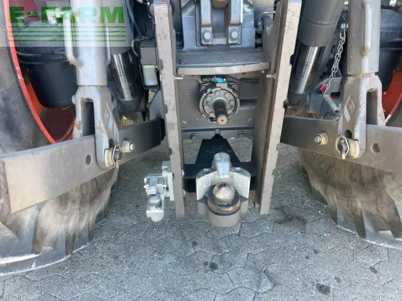 Farm tractor CLAAS axion 930 cmatic