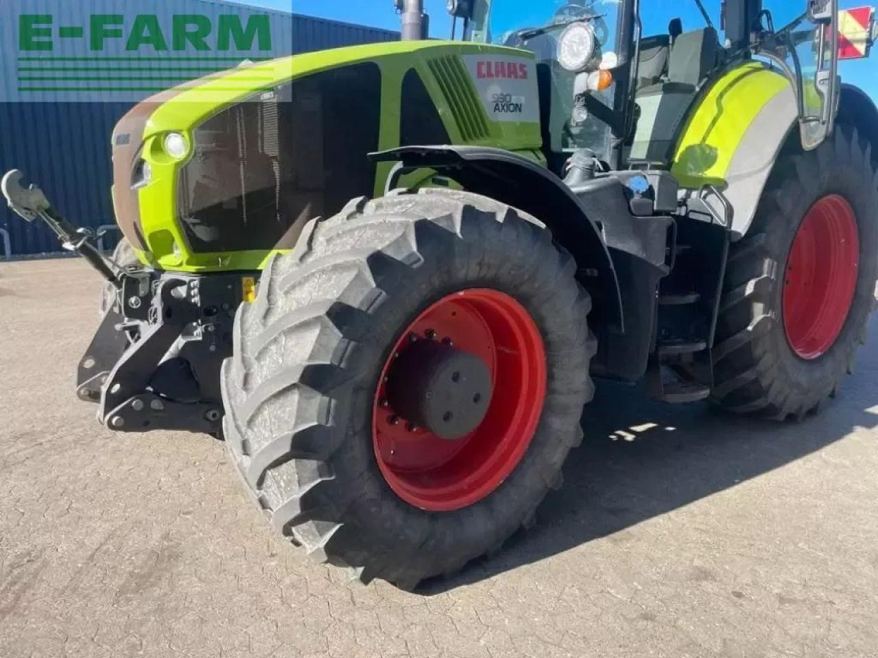Farm tractor CLAAS axion 930 cmatic