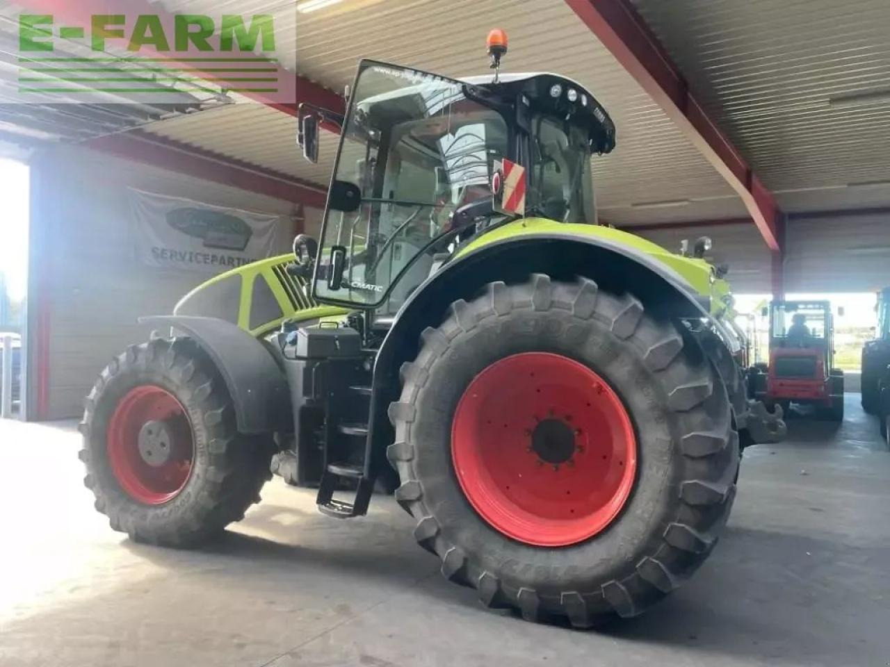 Farm tractor CLAAS axion 930 cmatic