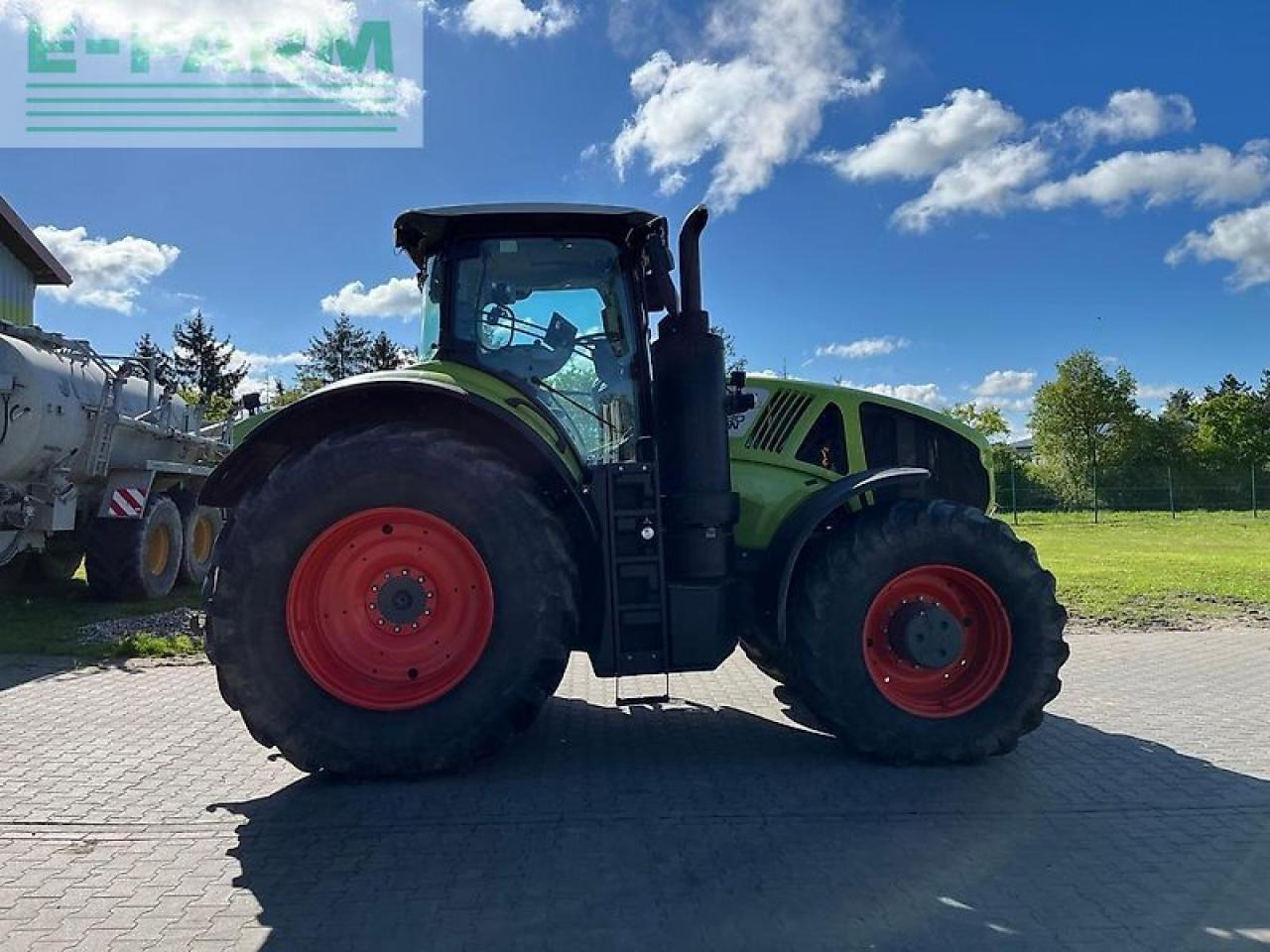 Farm tractor CLAAS axion 930 cmatic ceb