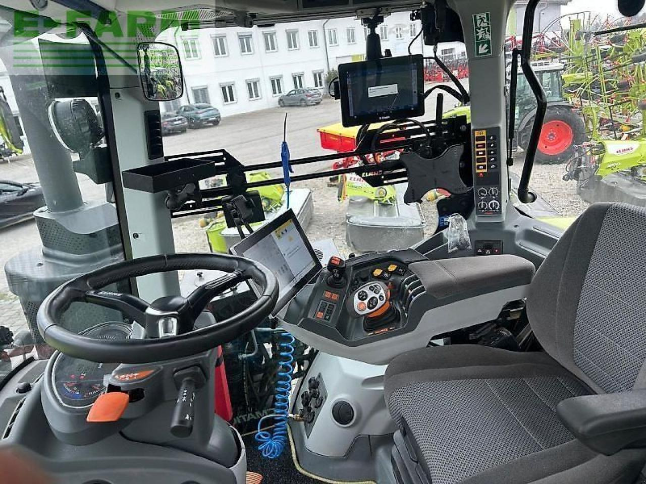 Farm tractor CLAAS axion 930 cmatic cebis CMATIC CEBIS