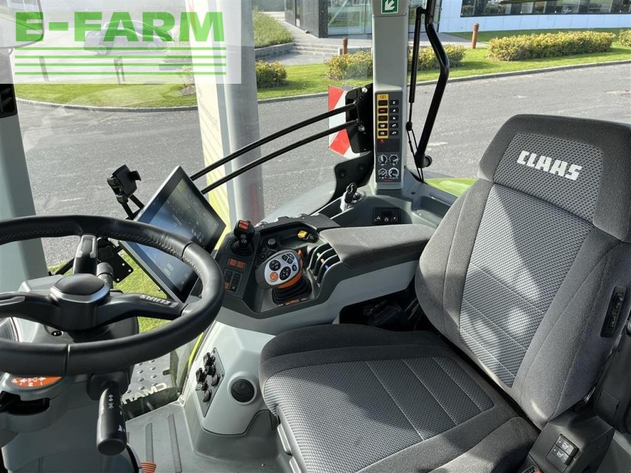 Farm tractor CLAAS axion 930 front pto