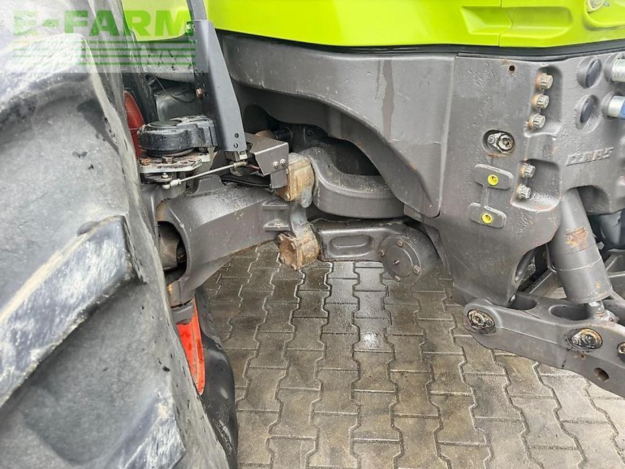 Farm tractor CLAAS axion 940