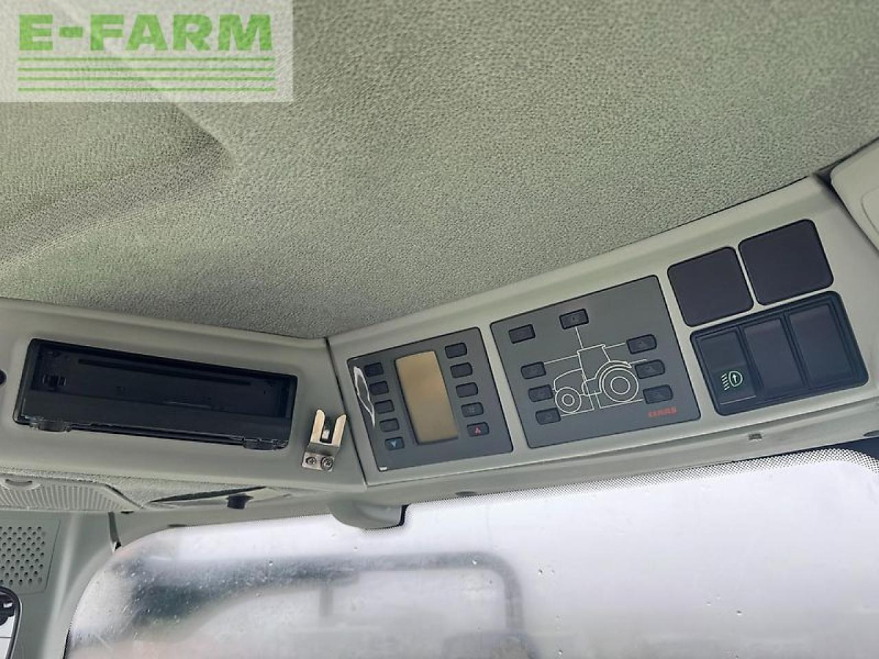 Farm tractor CLAAS axion 940