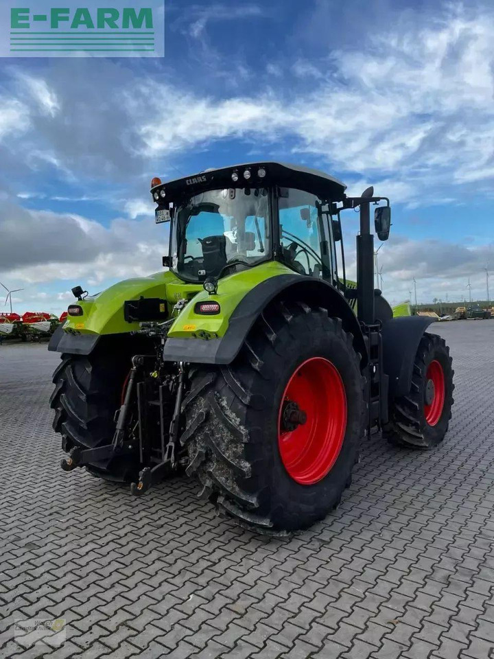 Farm tractor CLAAS axion 940